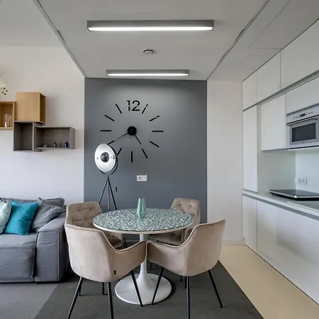 Appartement Rentplanet - Sky Tower Wrocław