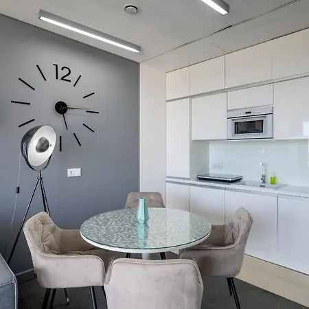 Appartement Rentplanet - Sky Tower Wrocław