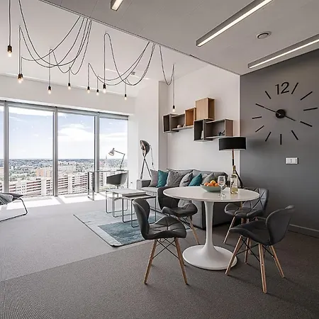 Rentplanet - Sky Tower شقة فروتسواف